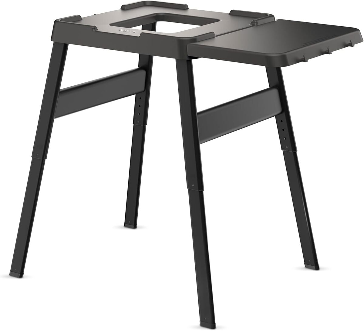 Test : table d'appoint Ninja Woodfire 4718J800EUUK pour barbecue et four extérieur