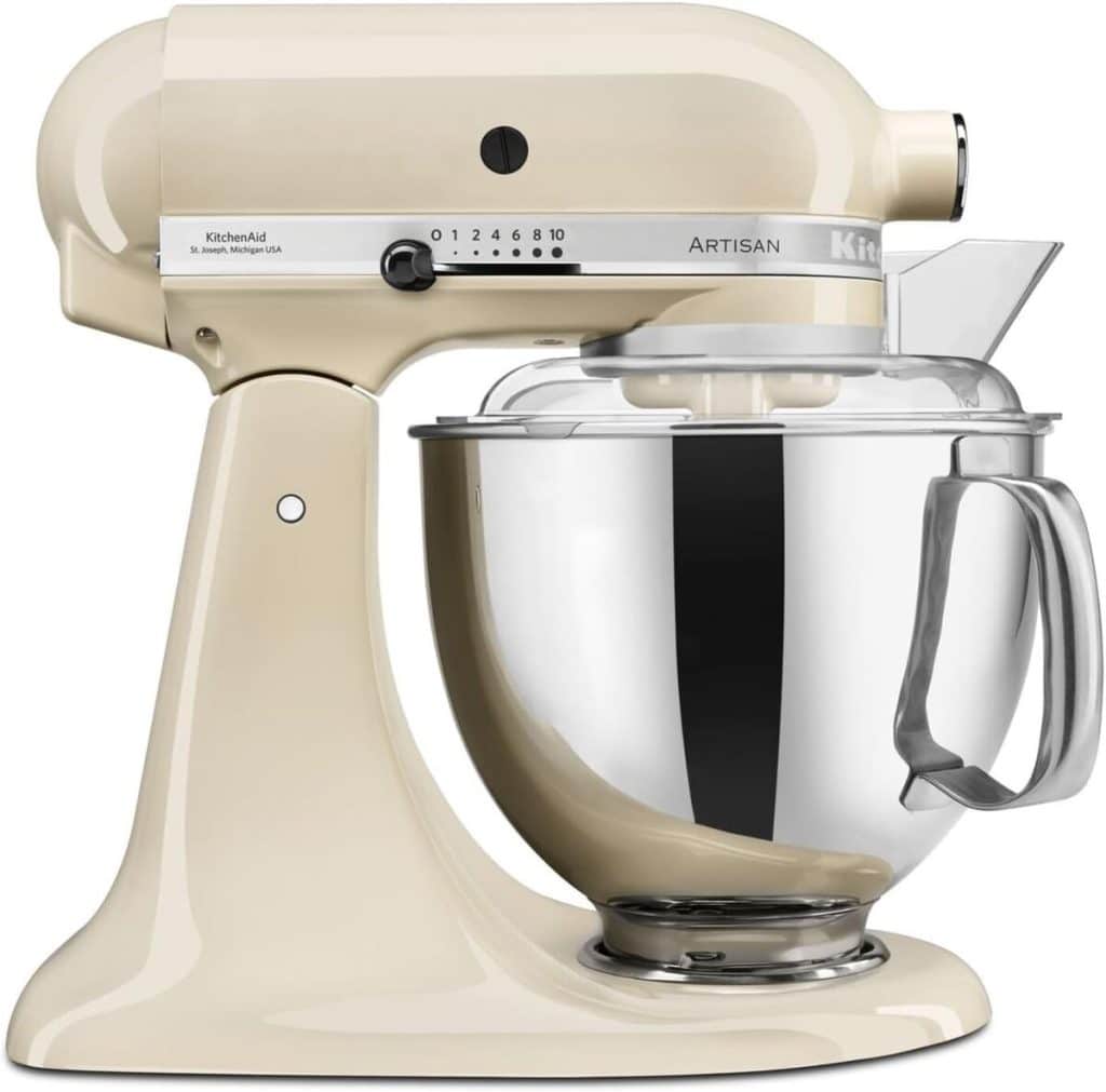 Test du robot pâtissier multifonctions KitchenAid Artisan 4, 6 L - crème