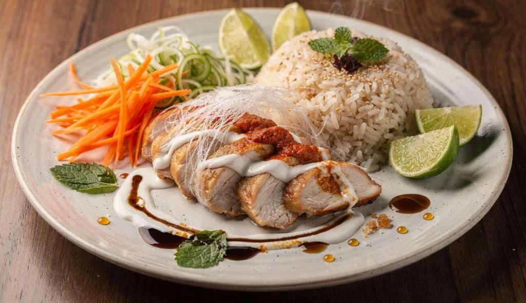 Recette de poulet thaï à la carte fata, carottes et menthe pour un dîner exotique