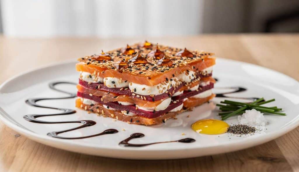 Millefeuille de Saumon Fumé et Betteraves au Sésame