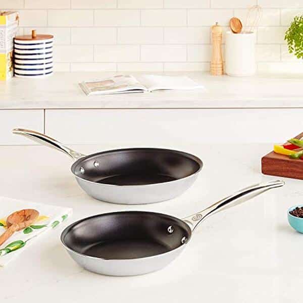 Découvrez notre analyse détaillée des poêles à frire Le Creuset Signature : performance, durabilité et conseils d'achat pour une cuisine sans accrocs.