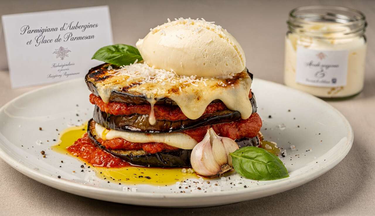 Parmigiana d'Aubergines et Glace de Parmesan : recette Savoureuse