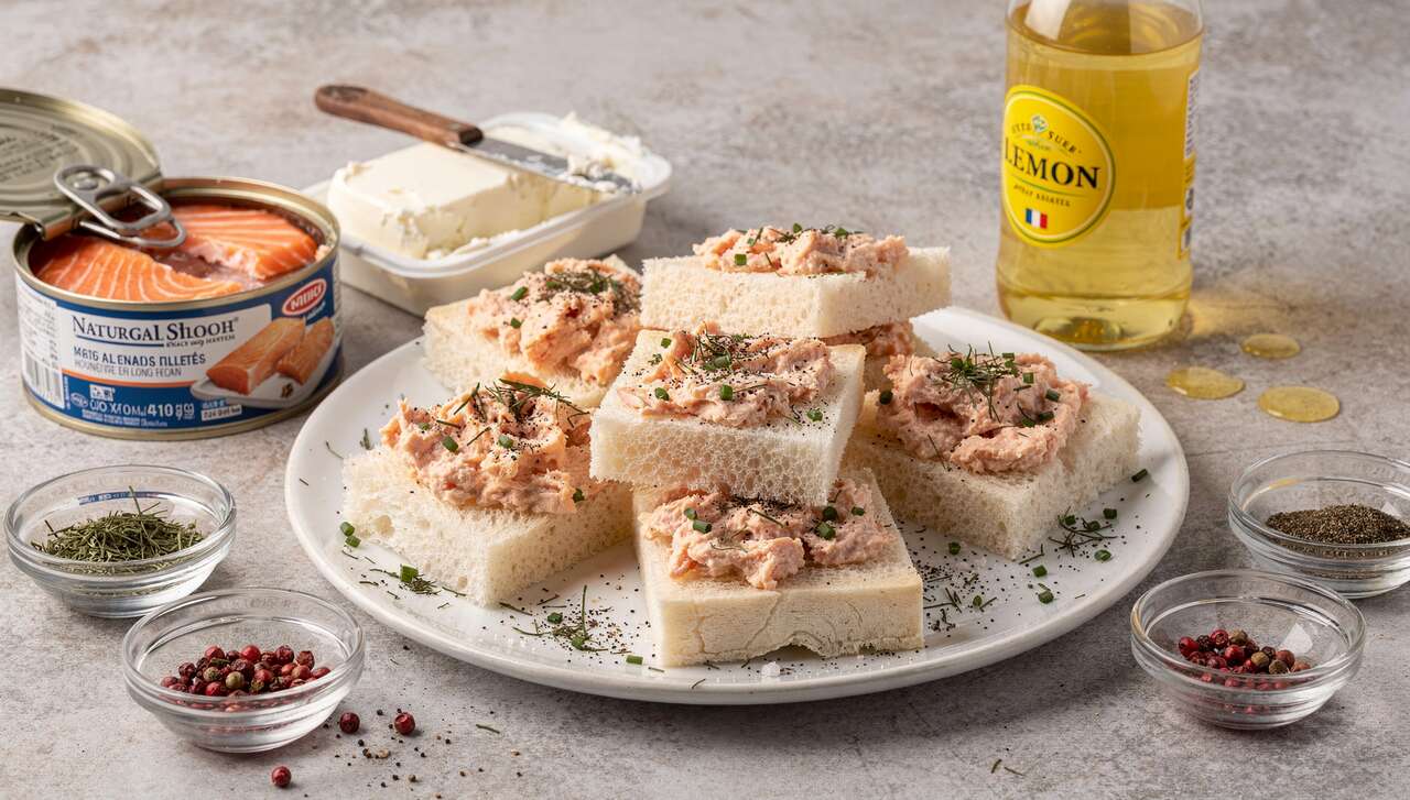 Recette de minisandwichs aux rillettes de saumon faites maison