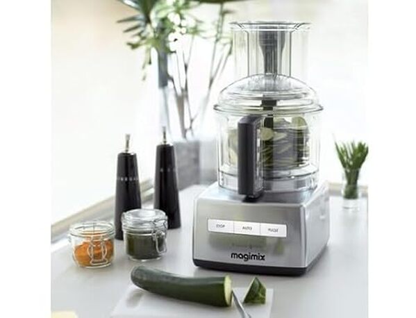 Découvrez notre test détaillé du robot culinaire Magimix CS 5200 XL chrome mat : avis sur la performance, polyvalence et fonctionnalités pour une cuisine réussie