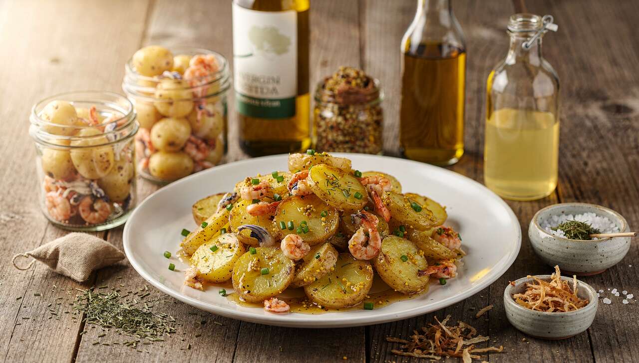 Salade tiède de pommes de terre primeurs : vinaigrette aux coquillages