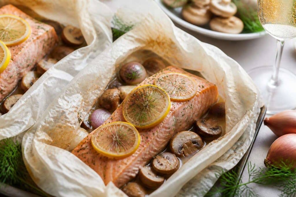 Papillote de saumon au champagne et champignons