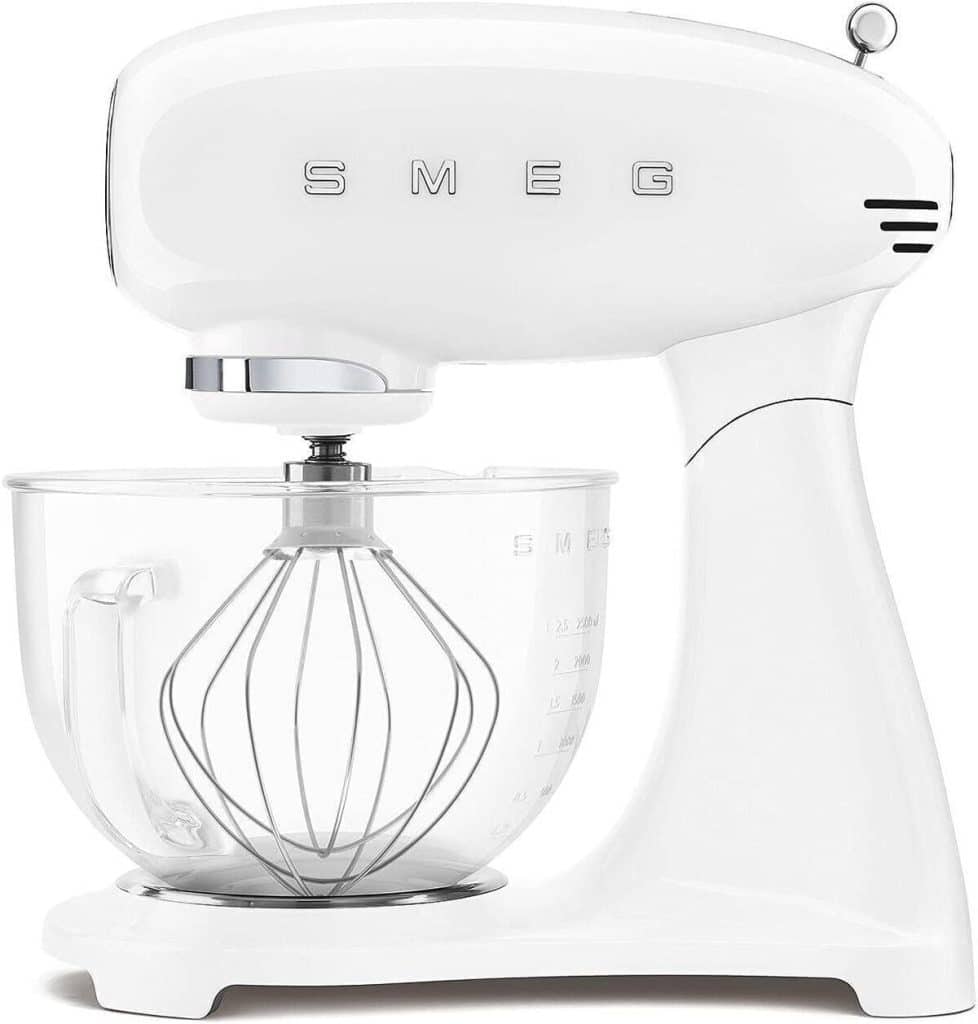 Test du robot pâtissier smeg SMF13WHEU : puissance et élégance