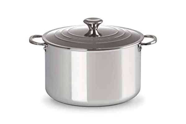 Découvrez notre test complet de la cocotte haute Le Creuset inox signature 24 cm : performances, avantages et verdict pour cet ustensile de cuisine haut de gamme.